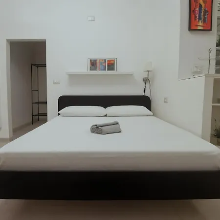 Xenia - In Via Delle Vigne 5 * Genova