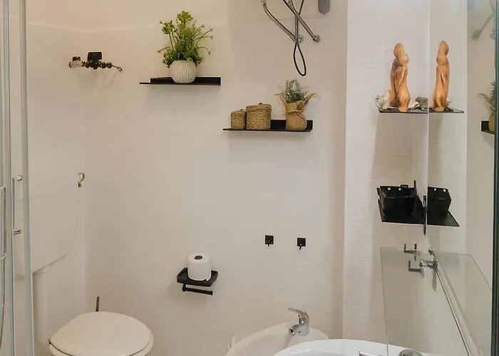 Xenia - In Via Delle Vigne 5 *